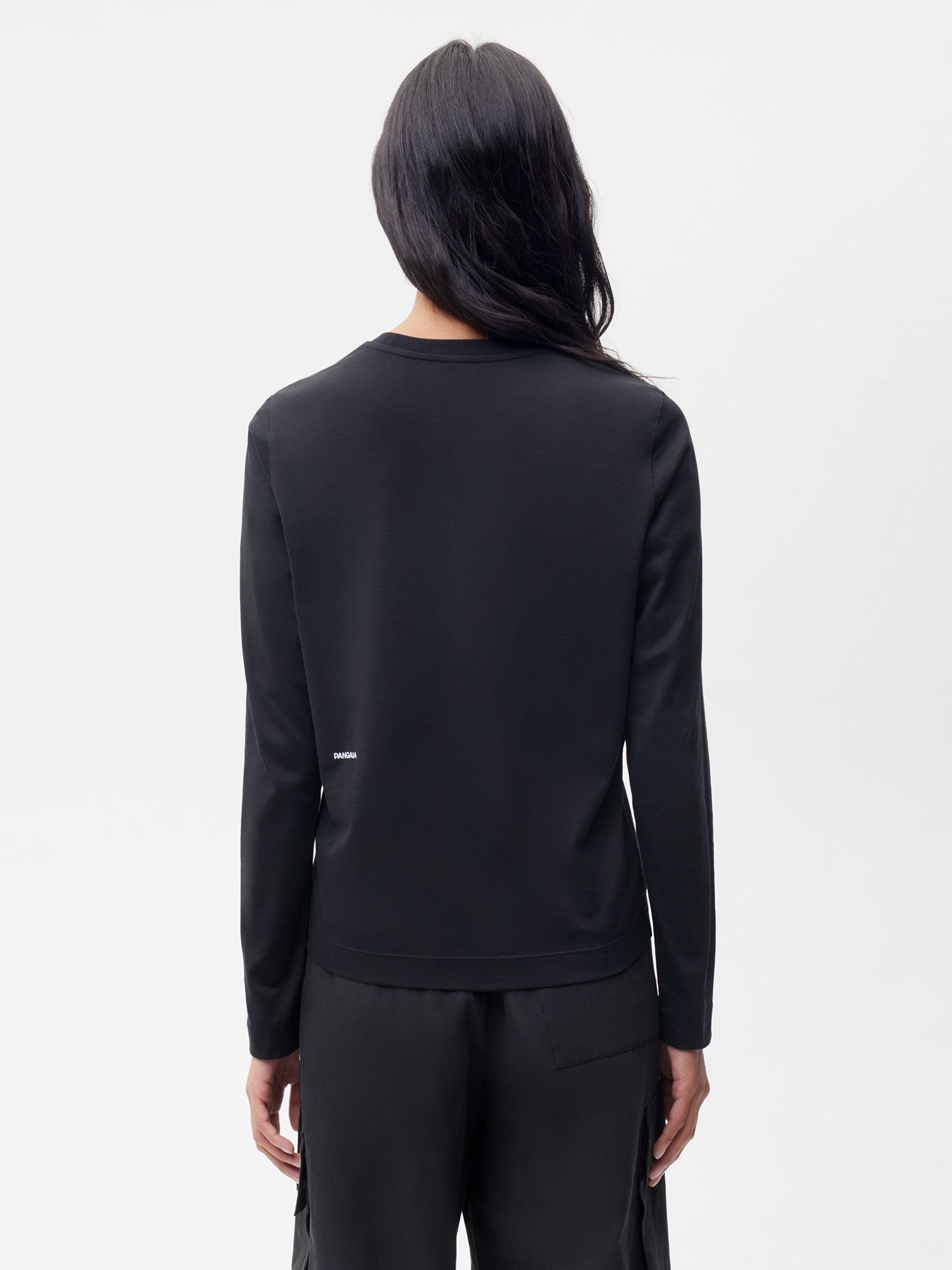 Organic-Cotton-Slim-Fit-Long-Sleeve-T-Shirt-Black-Female-2