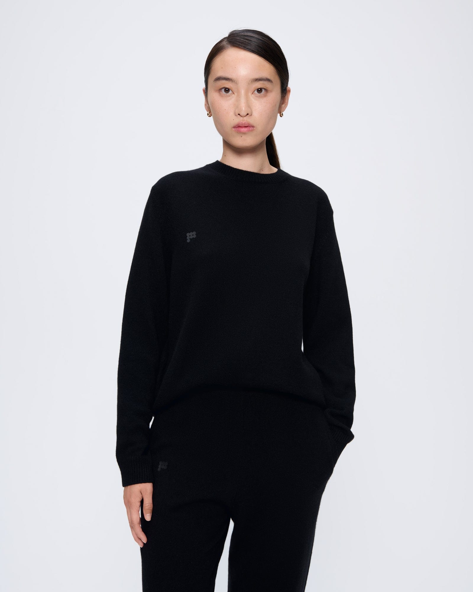 Womens Recycled Cashmere Crewneck Sweatshirt—black