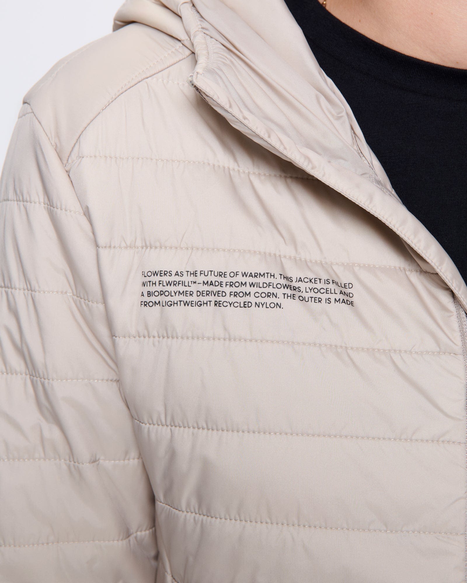 WOMENS_FLOWER-WARMTH_LITE_WHEAT-BEIGE_WOMENS_DETAIL