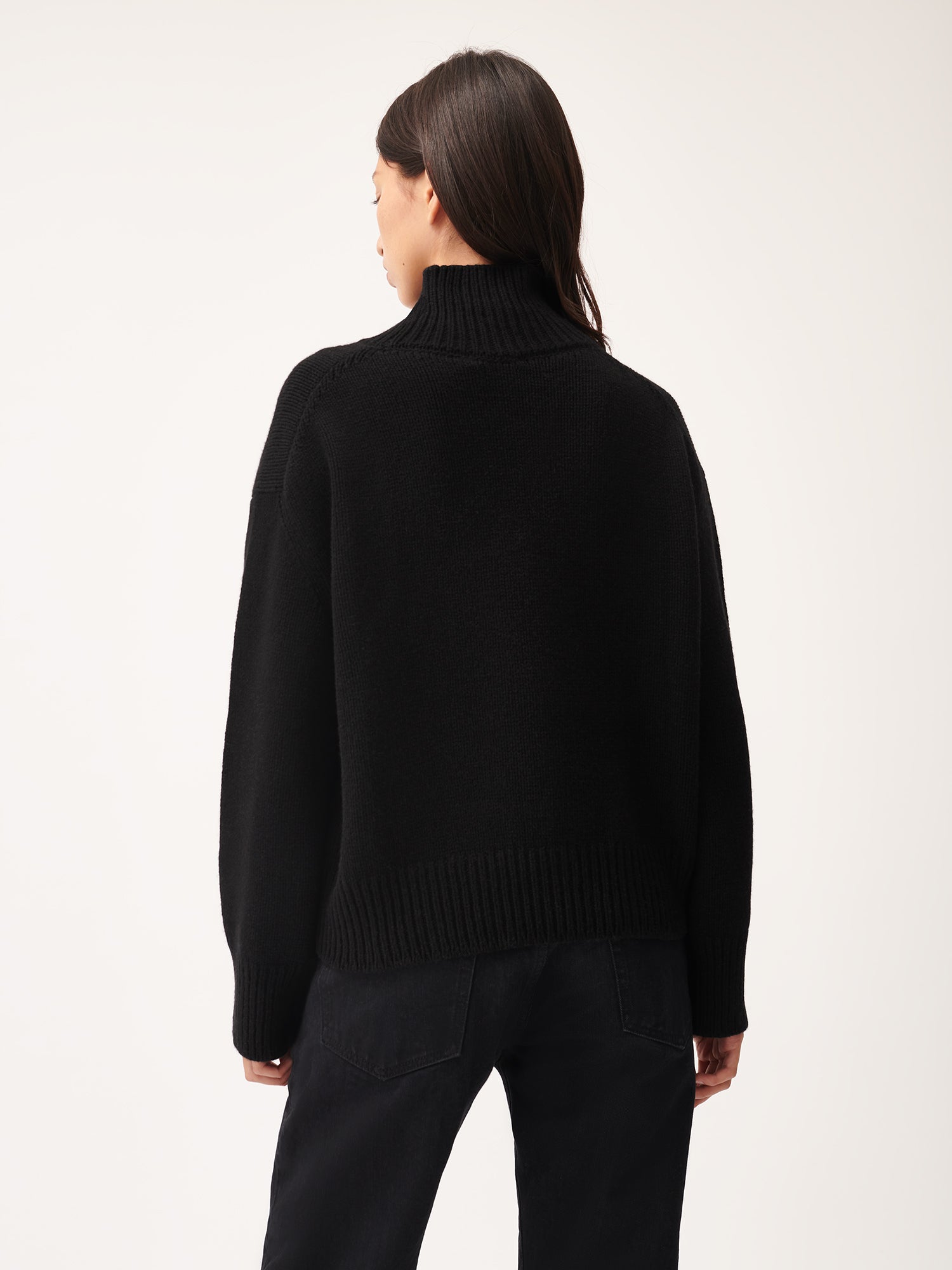 Recycled_Cashmere_Knit_Chunky_Turtleneck_Sweater_Black-female-2