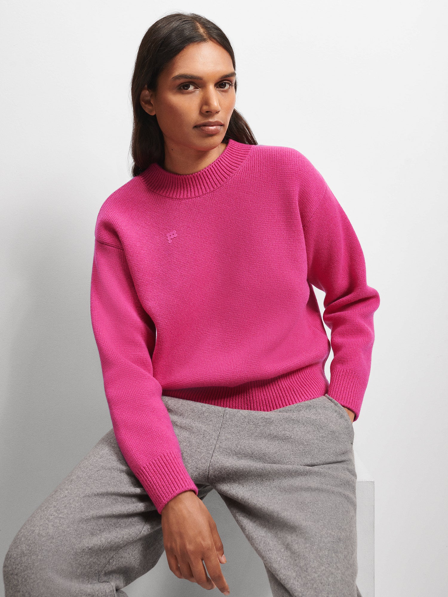 Womens_Recycled_Cashmere_Knit_Crew_Neck_Sweater_Tourmaline_Pink-female-4