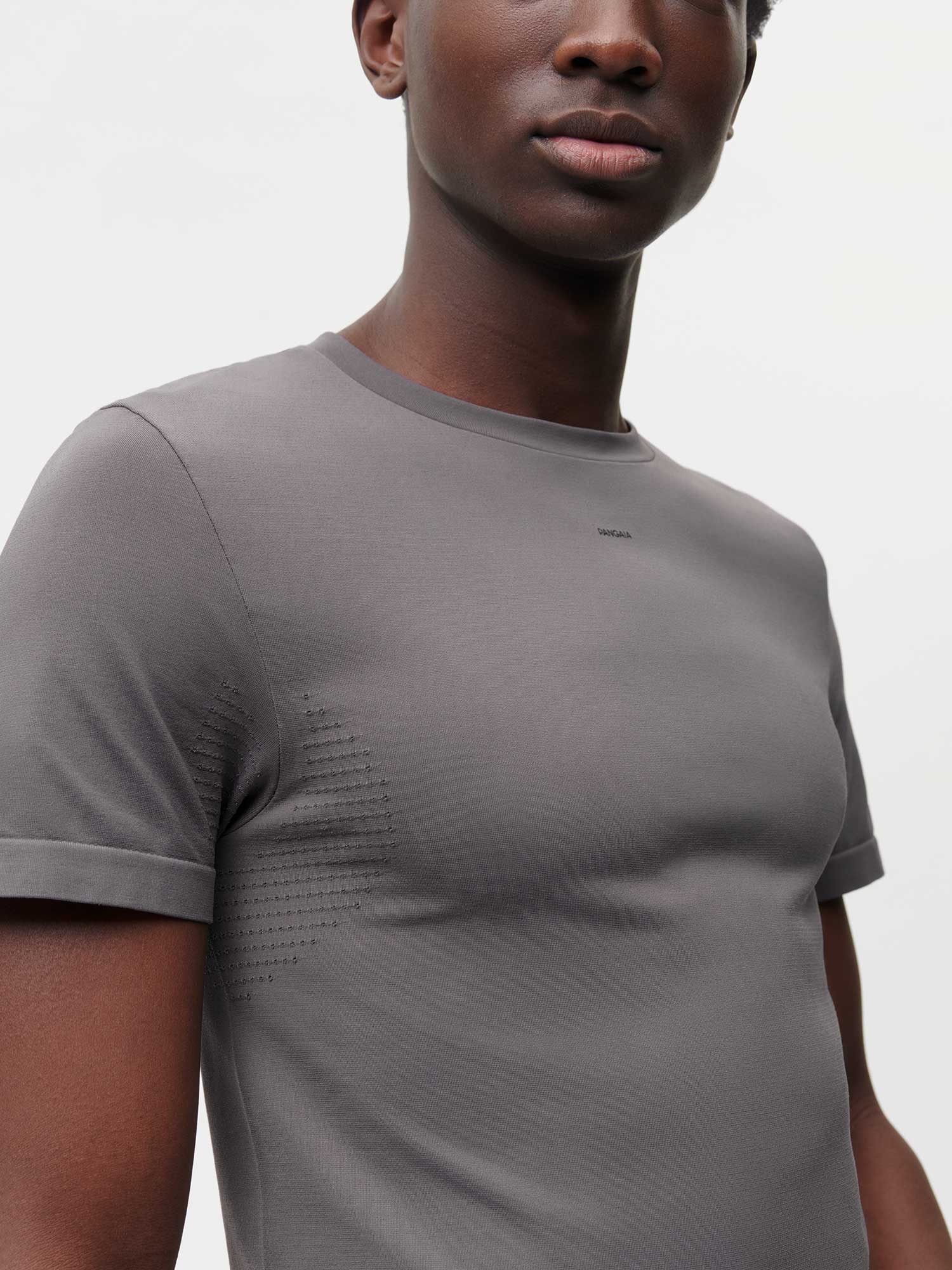 Activewear-3.1-Seamless-Mesh-T-Shirt-Volcanic-Grey-Male-3