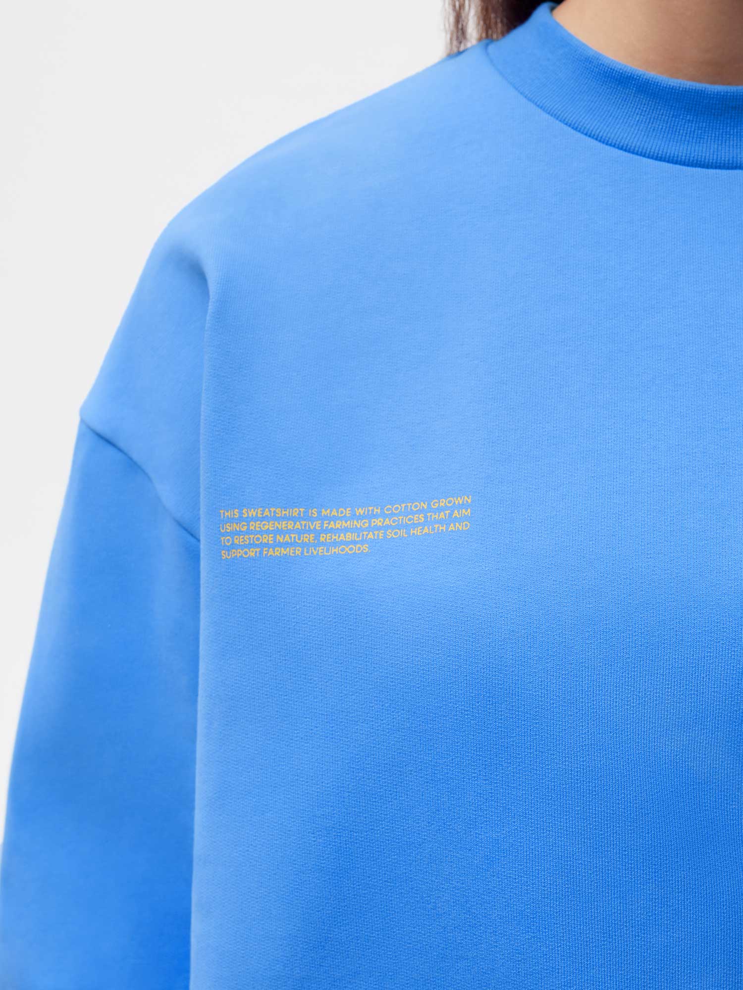 In-Conversion-Cotton-Sweatshirt-Water-Blue-Female-2