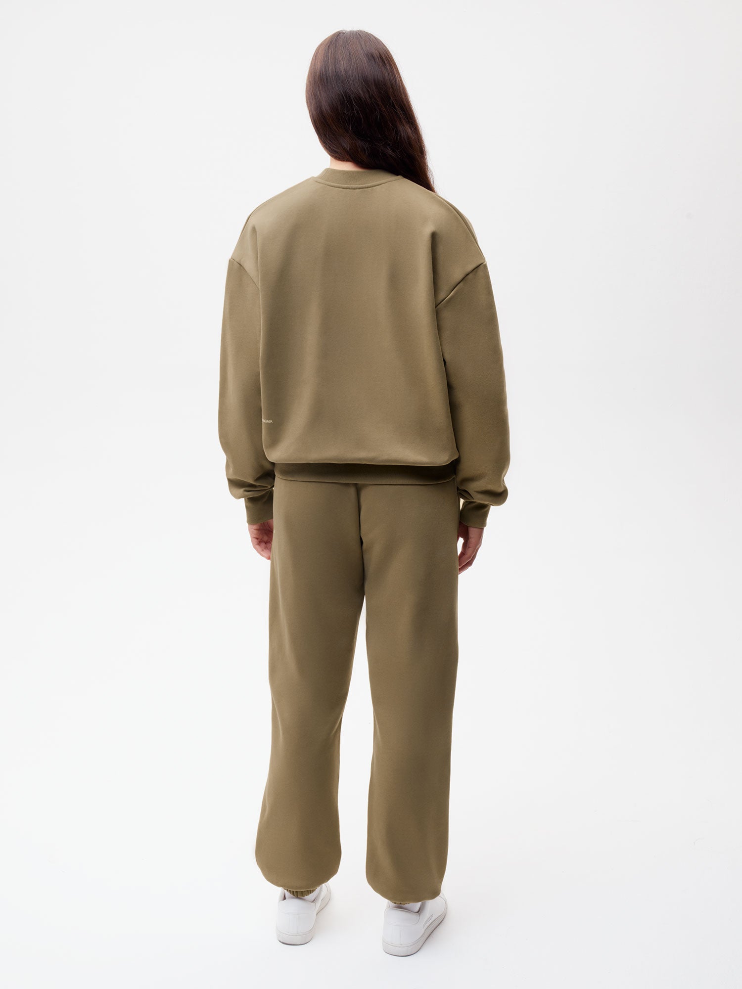In-Conversion-Cotton-Track-Pants-Carbon-Brown-Female-2