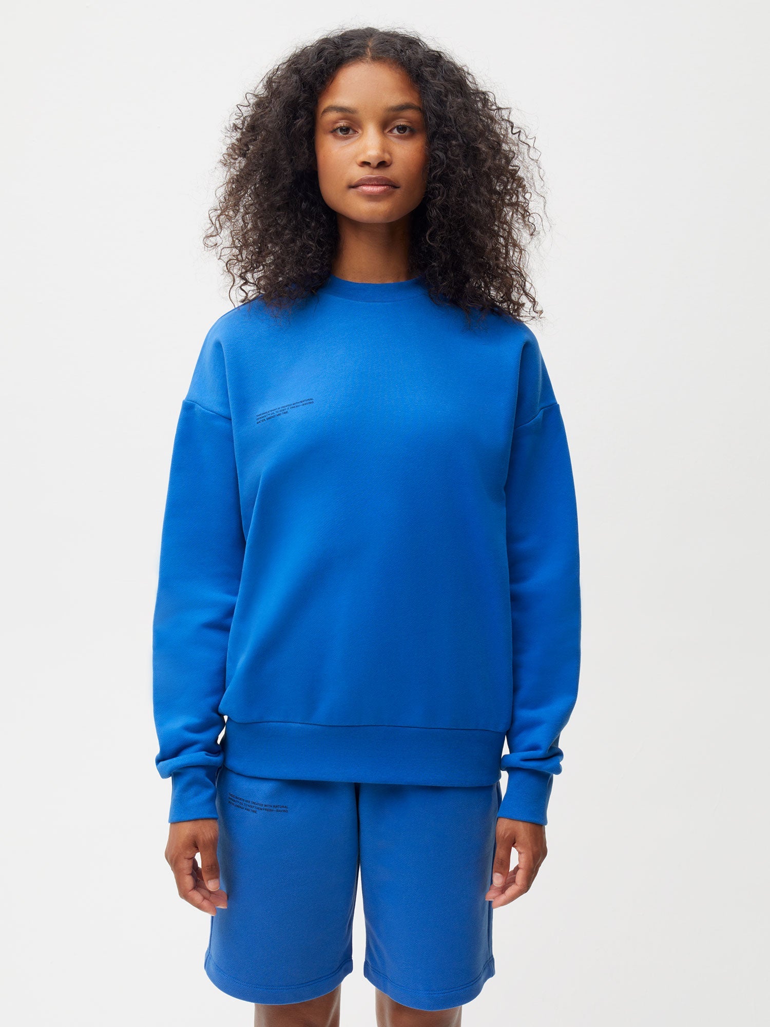 365 Sweatshirt FemaleOrganic-Cotton-Sweatshirt-Cobalt-Blue-Model-Female-1
