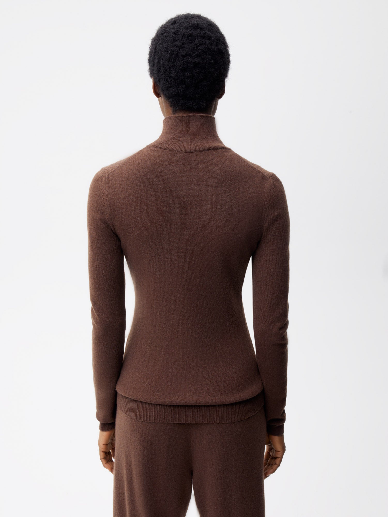 Women Recycled Cashmere Fitted Turtleneck Top‚Äîchestnut brown 