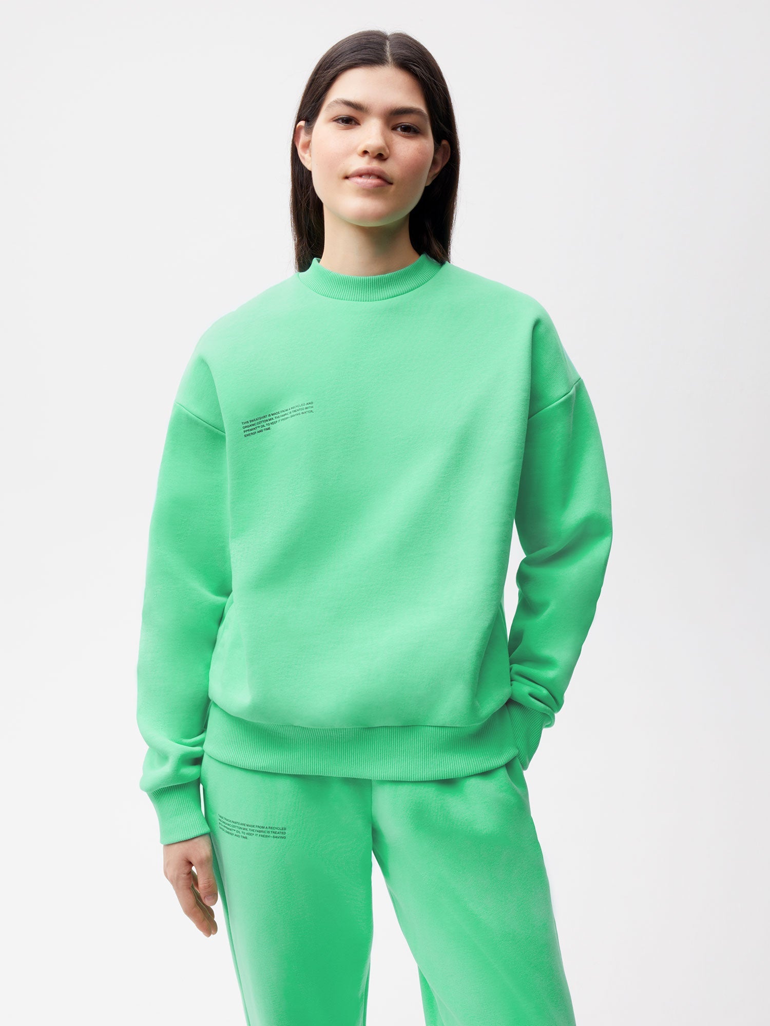 Signature-Sweatshirt-Spearmint-Green-Female-1
